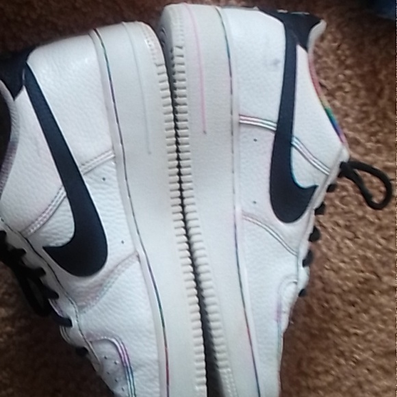 Nikes - Picture 5 of 5